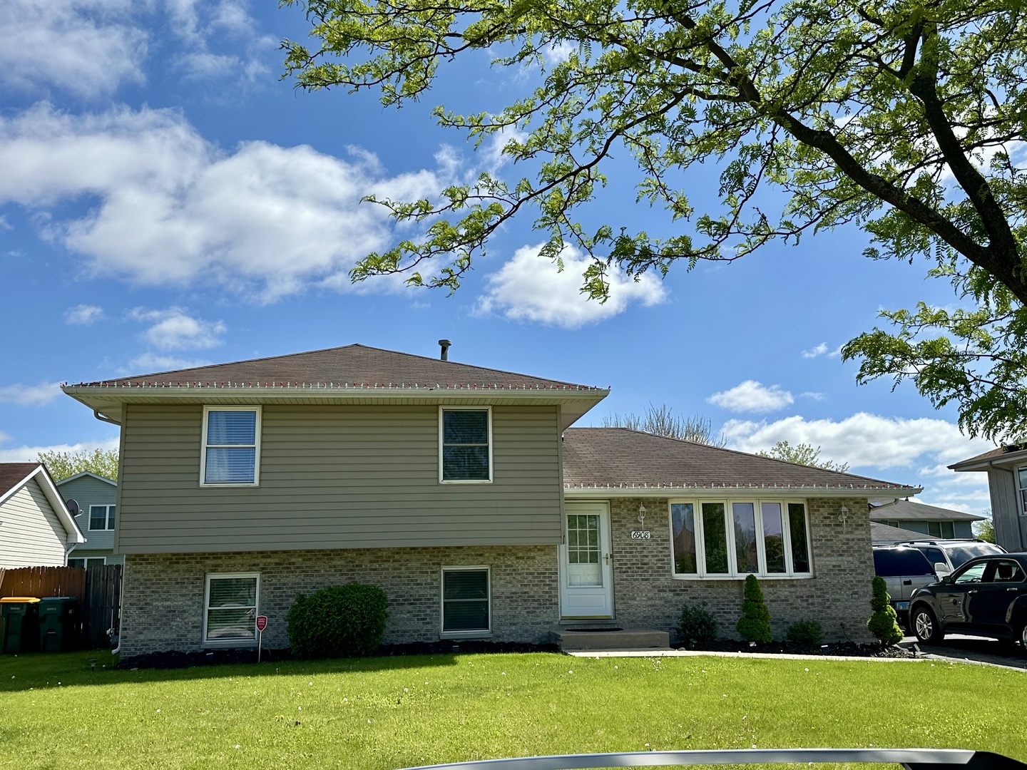 6908 Townsend Boulevard Property Photo 2