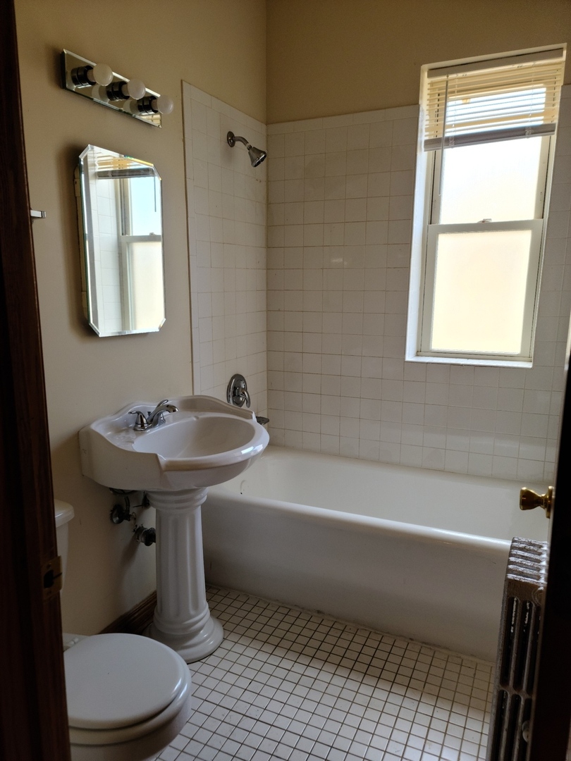 1217 S Independence Boulevard Property Photo 9