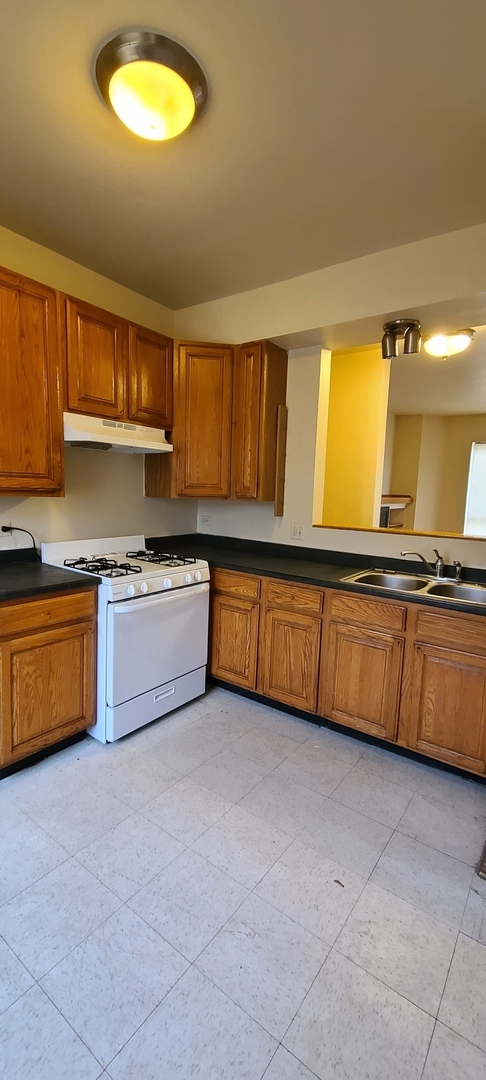 1217 S Independence Boulevard Property Photo 12