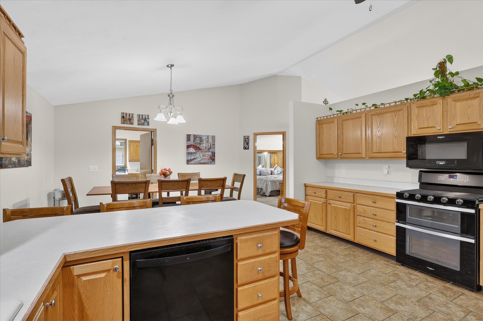 6633 Shadybrook Trail Property Photo 13