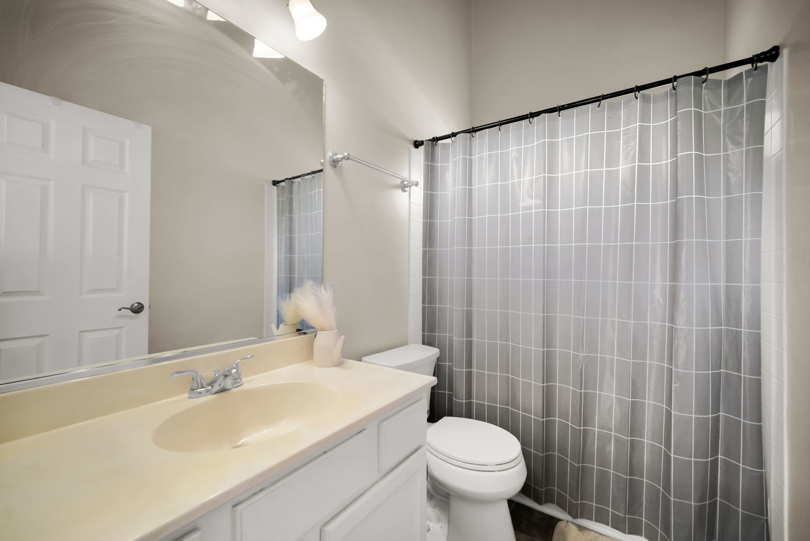 4245 Peartree Drive Property Photo 11