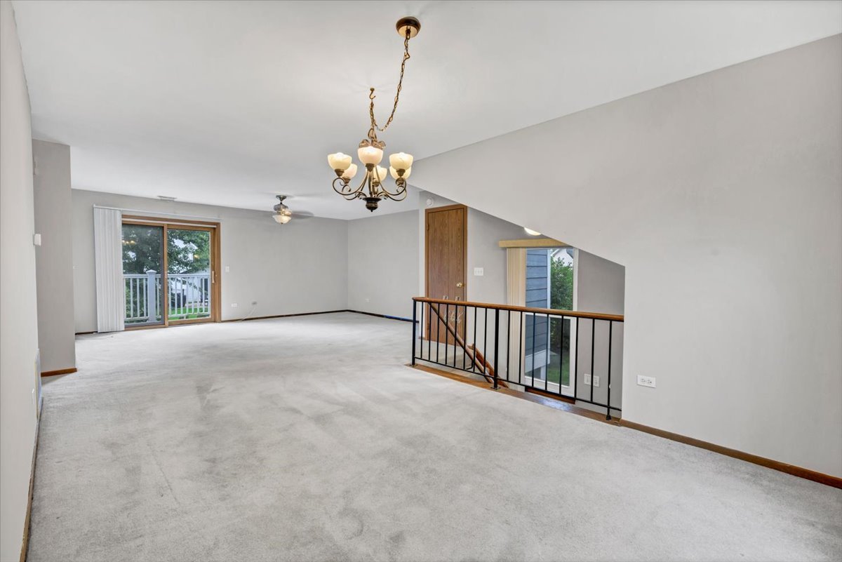 912 Manchester Circle - Property Photo 6