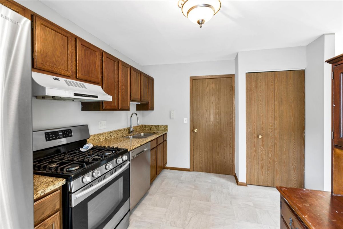 912 Manchester Circle - Property Photo 11