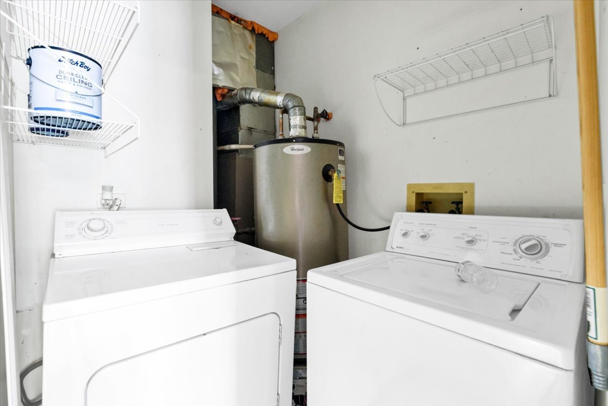 912 Manchester Circle - Property Photo 12