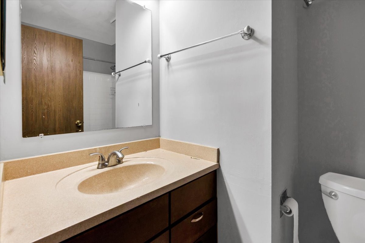 912 Manchester Circle - Property Photo 13