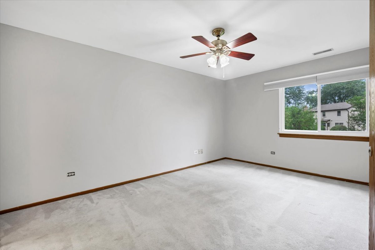 912 Manchester Circle - Property Photo 15
