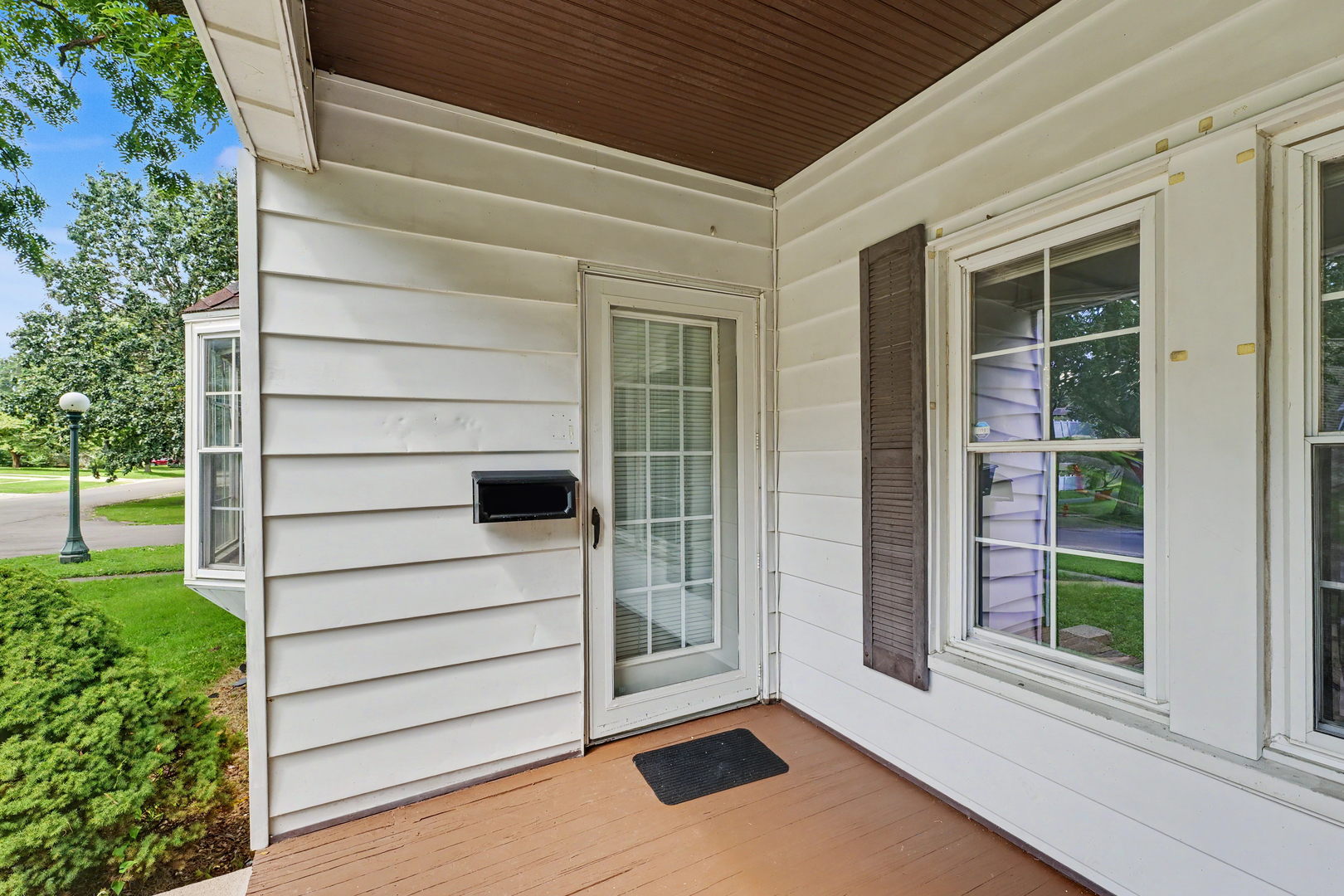 1626 W Clark Street Property Photo 3