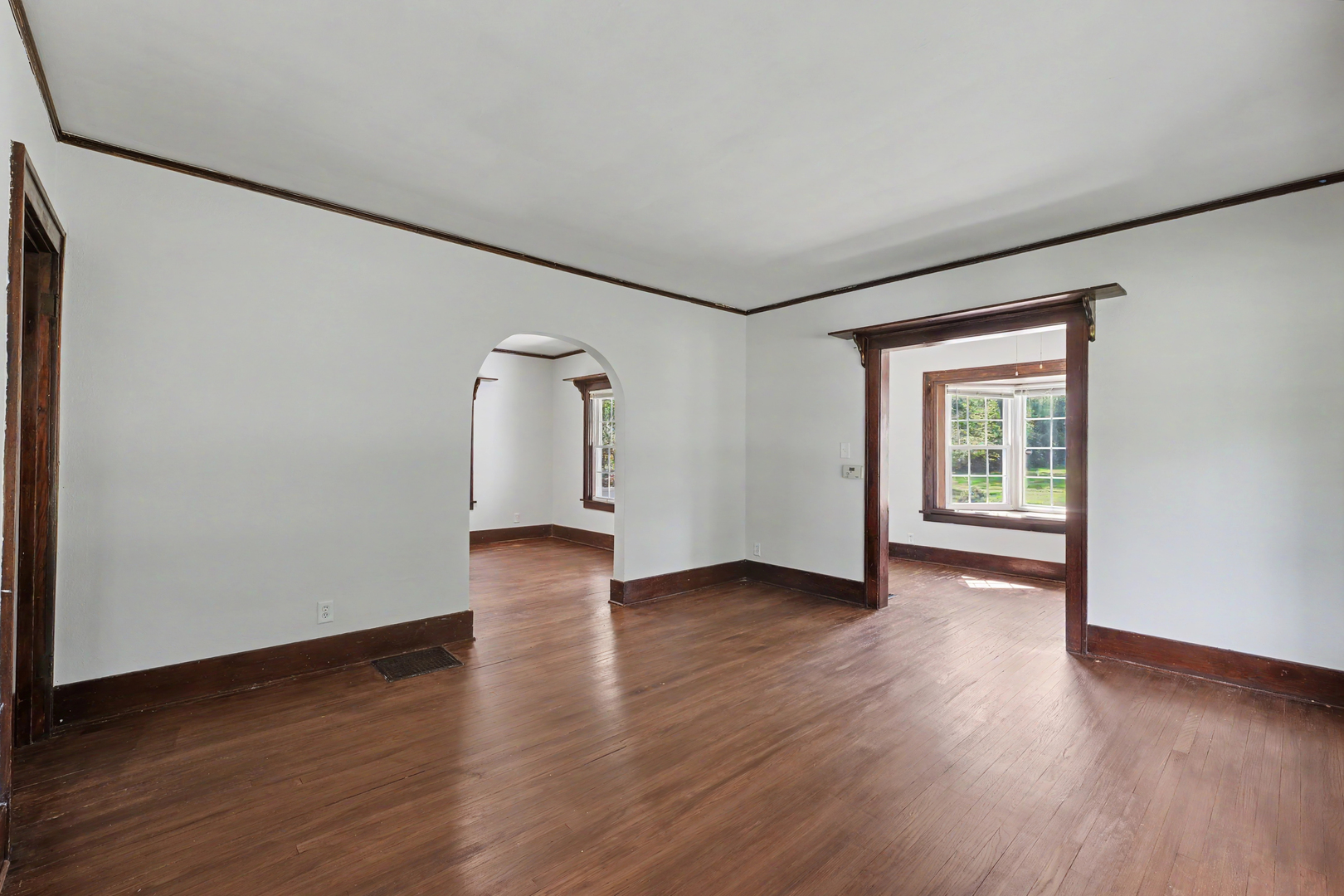 1626 W Clark Street Property Photo 7