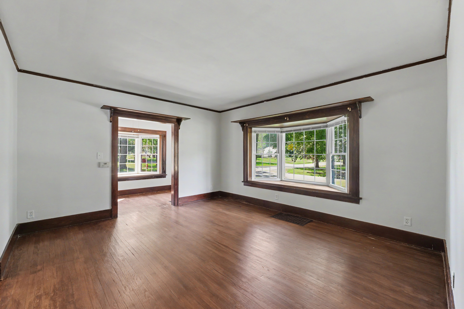 1626 W Clark Street Property Photo 8