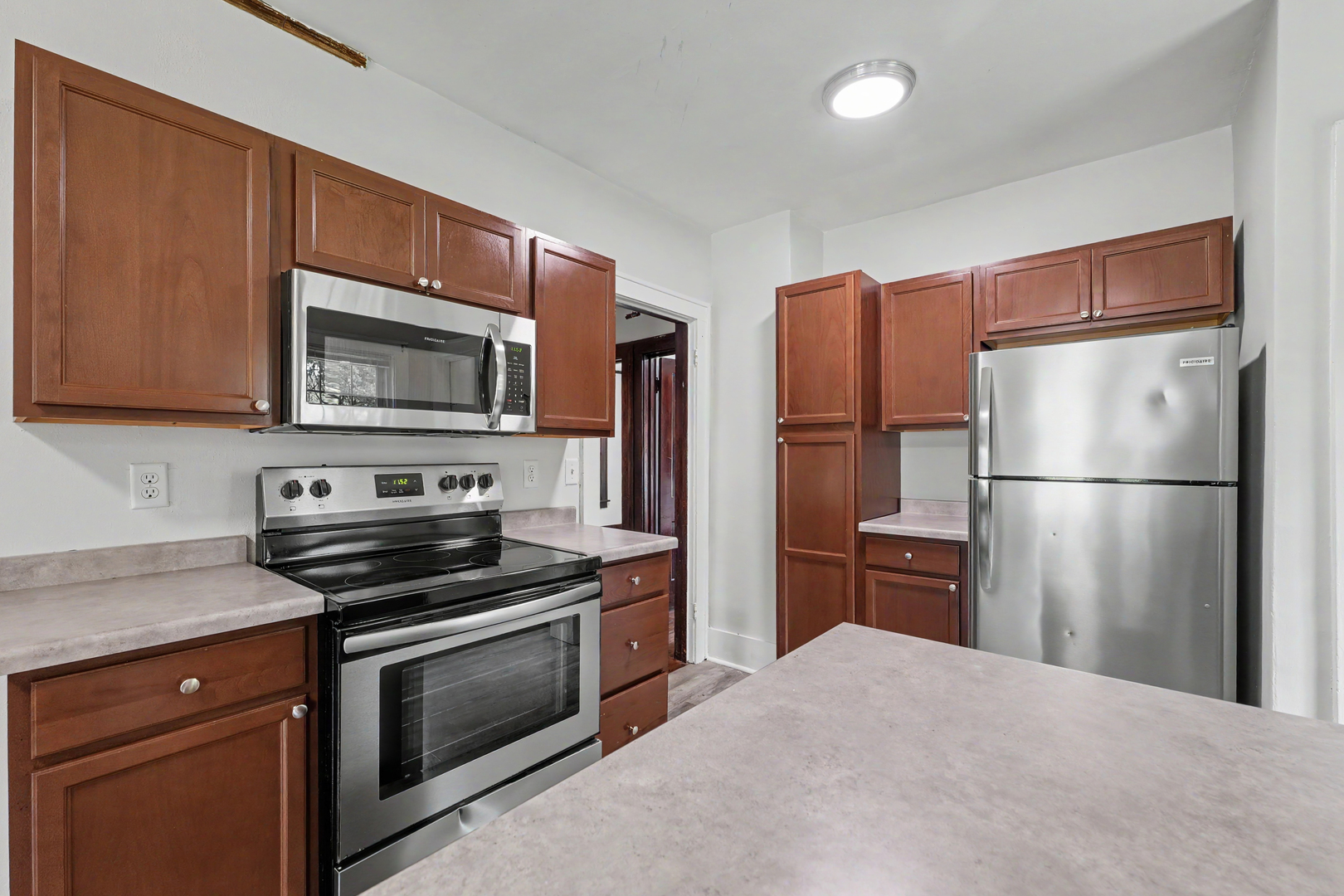1626 W Clark Street Property Photo 15