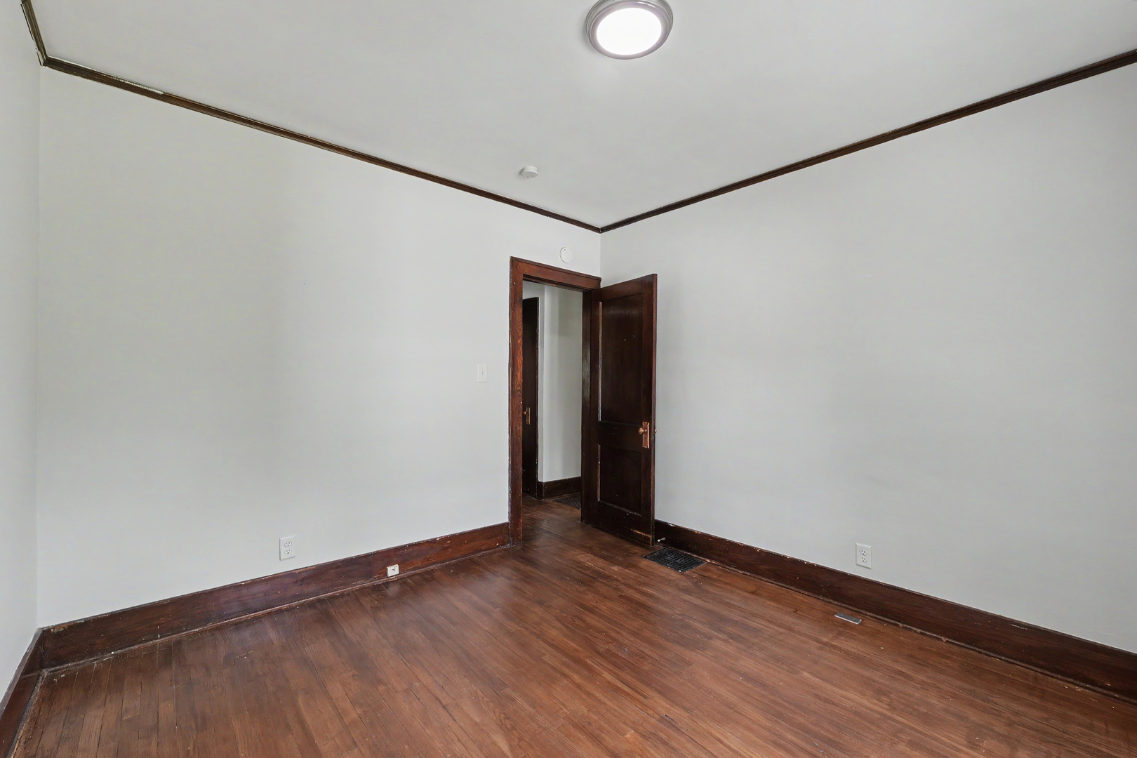 1626 W Clark Street Property Photo 21