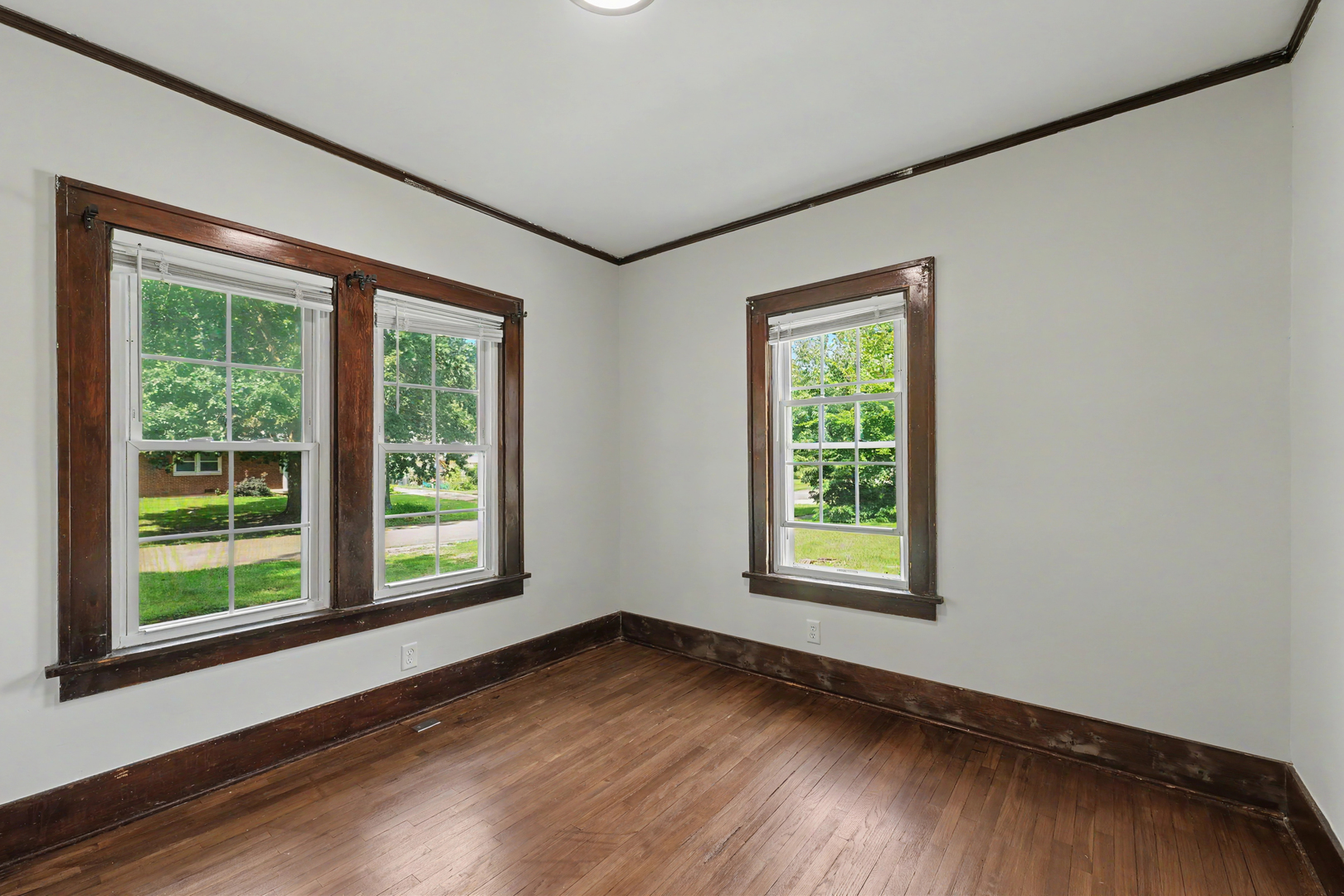 1626 W Clark Street Property Photo 22