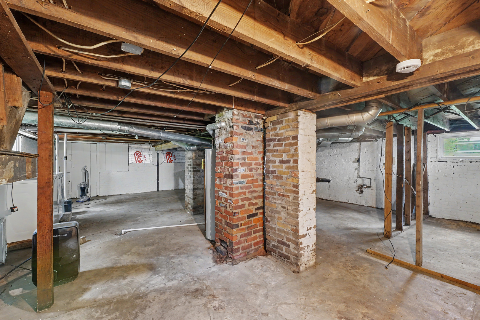 1626 W Clark Street Property Photo 25