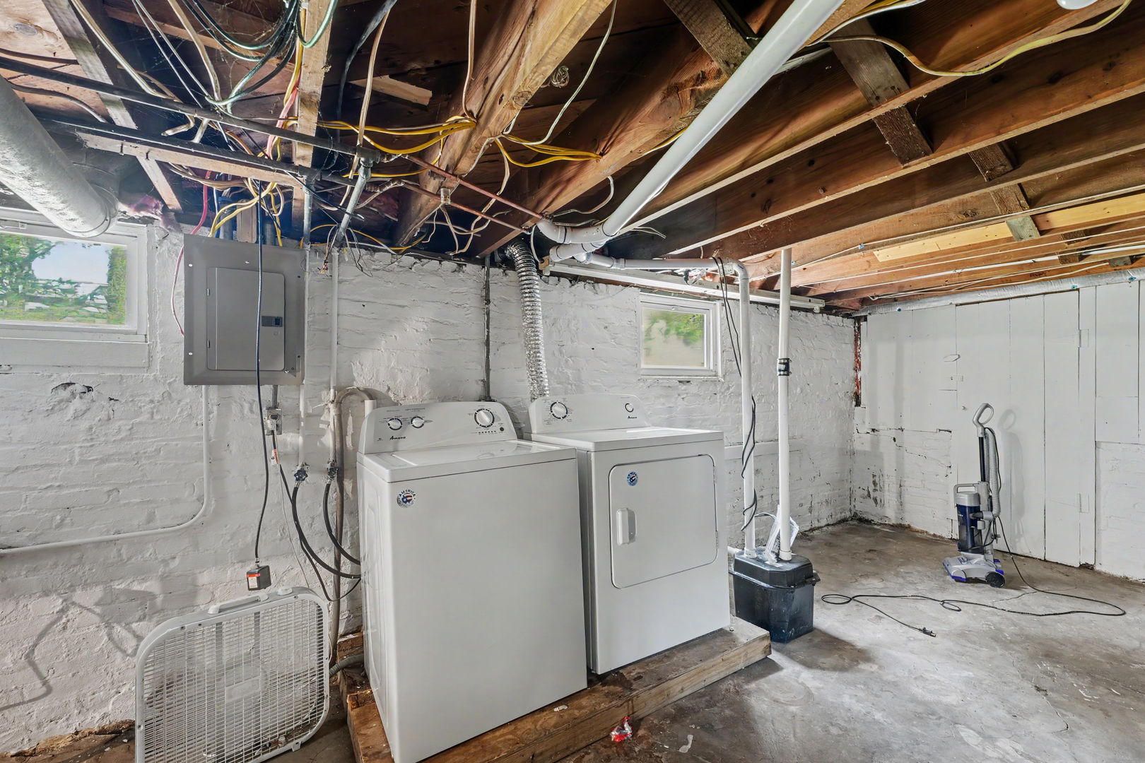 1626 W Clark Street Property Photo 26