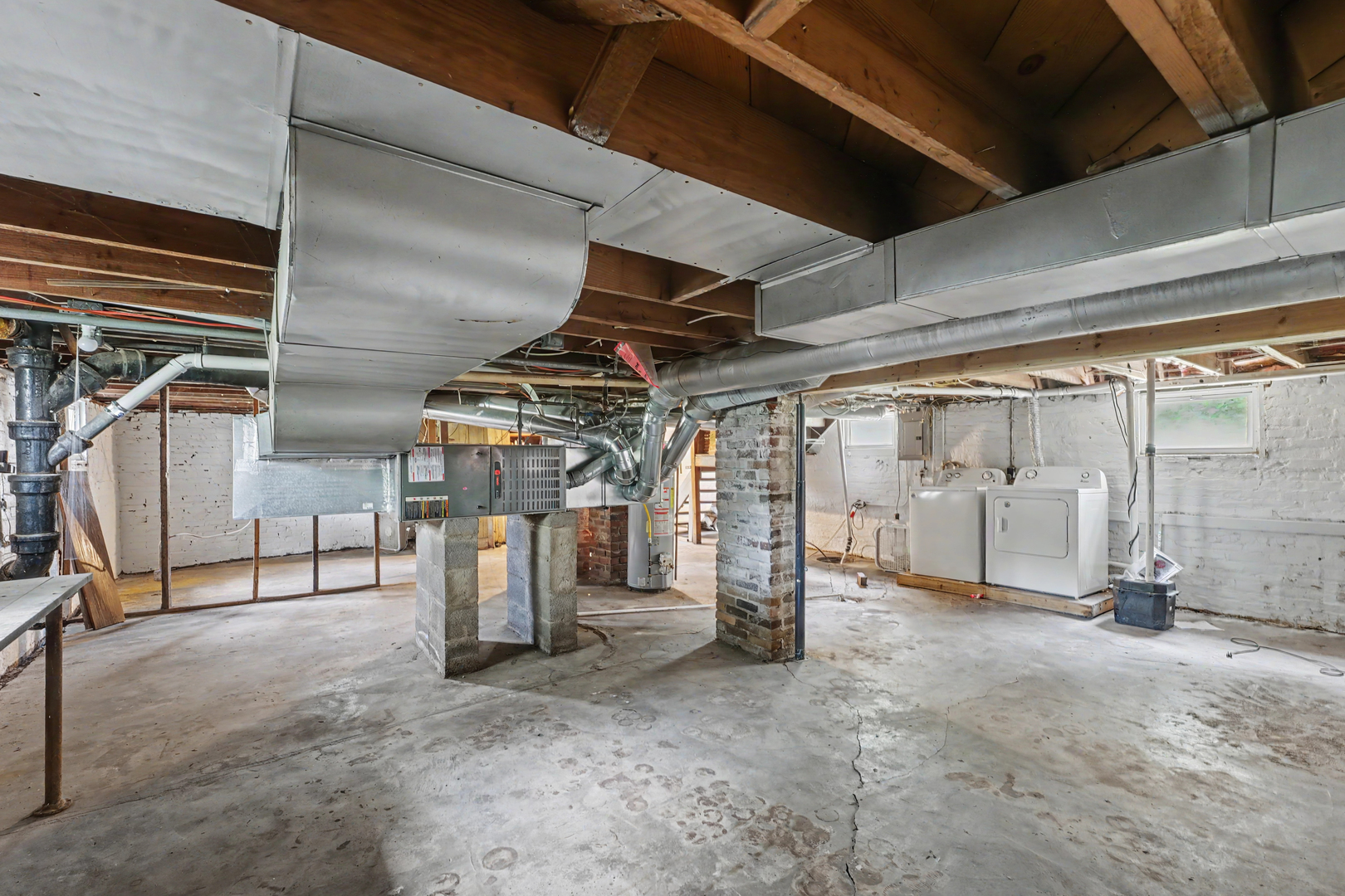 1626 W Clark Street Property Photo 28