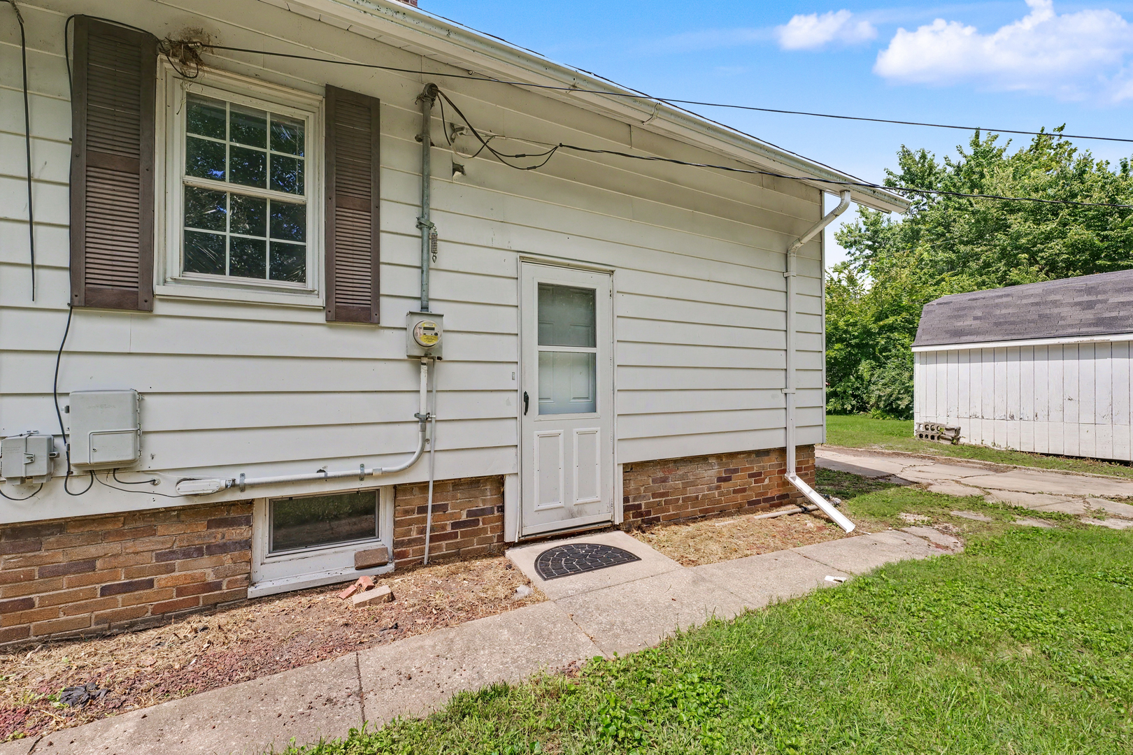 1626 W Clark Street Property Photo 33