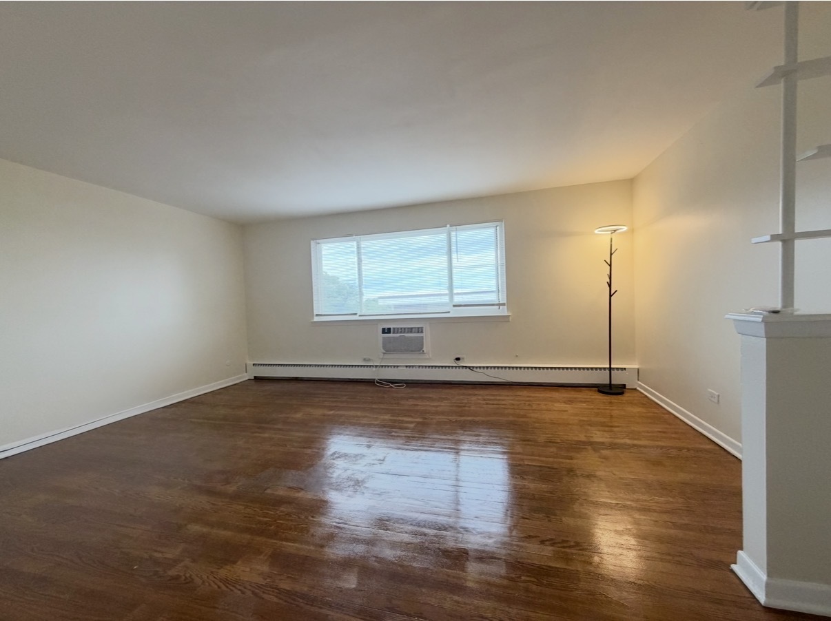 2033 W 111th Street 2n Property Photo 2