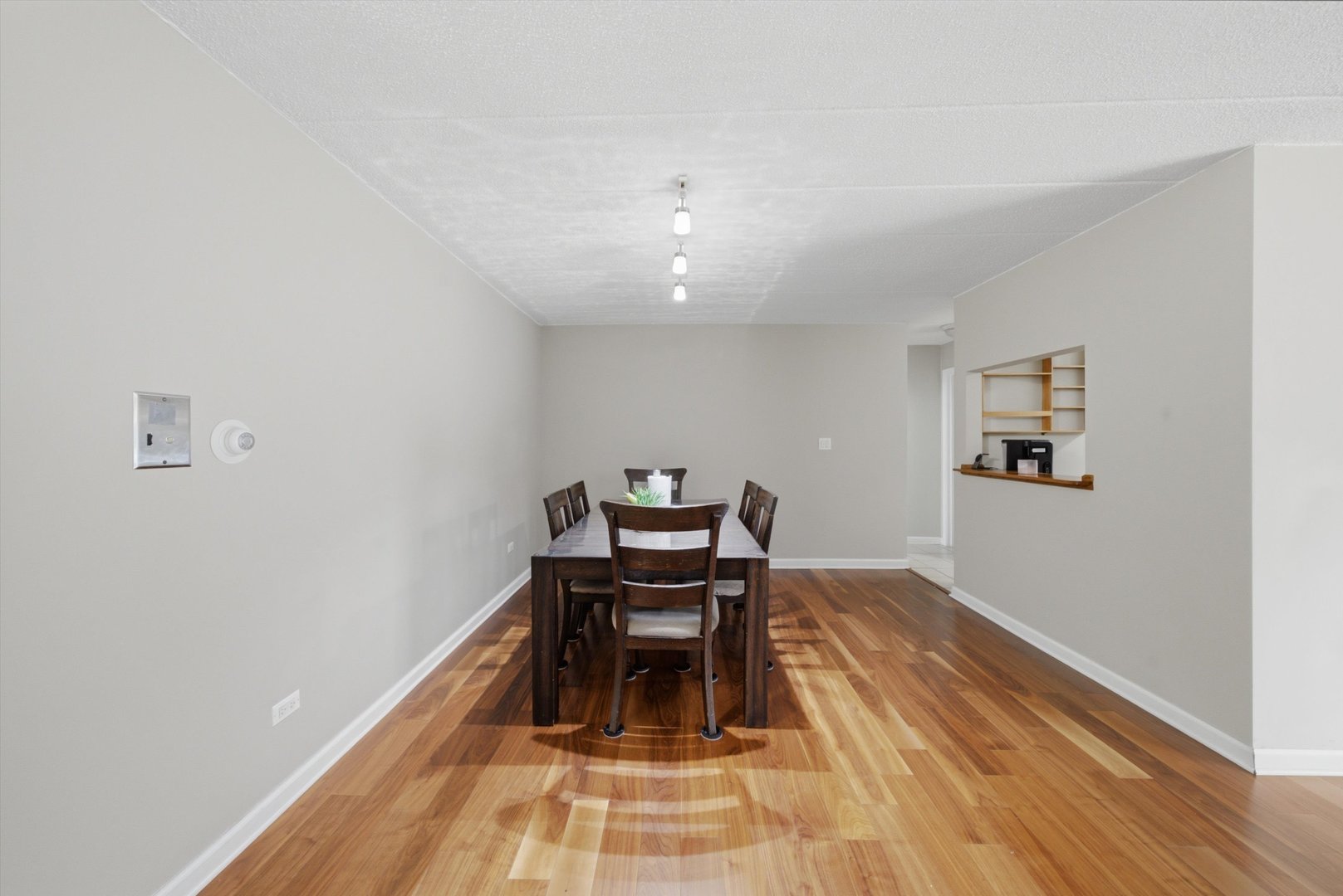 6490 N Northwest Highway 1c Property Photo 5
