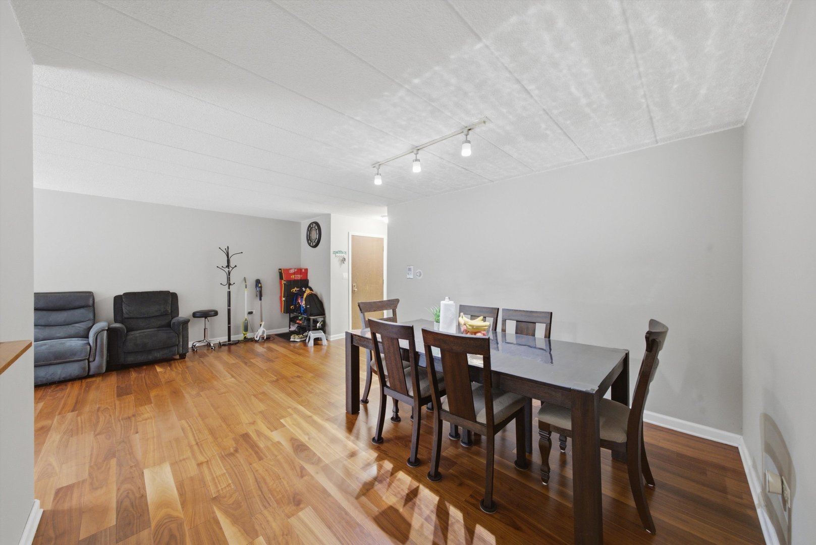 6490 N Northwest Highway 1c Property Photo 7