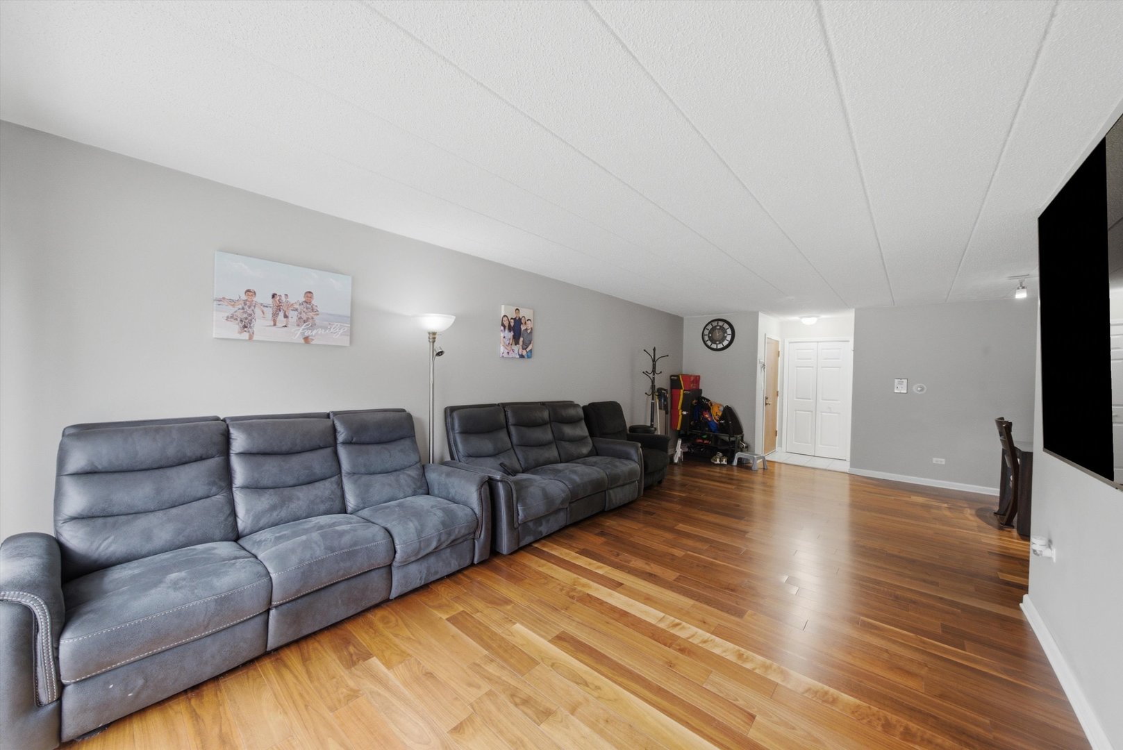 6490 N Northwest Highway 1c Property Photo 11