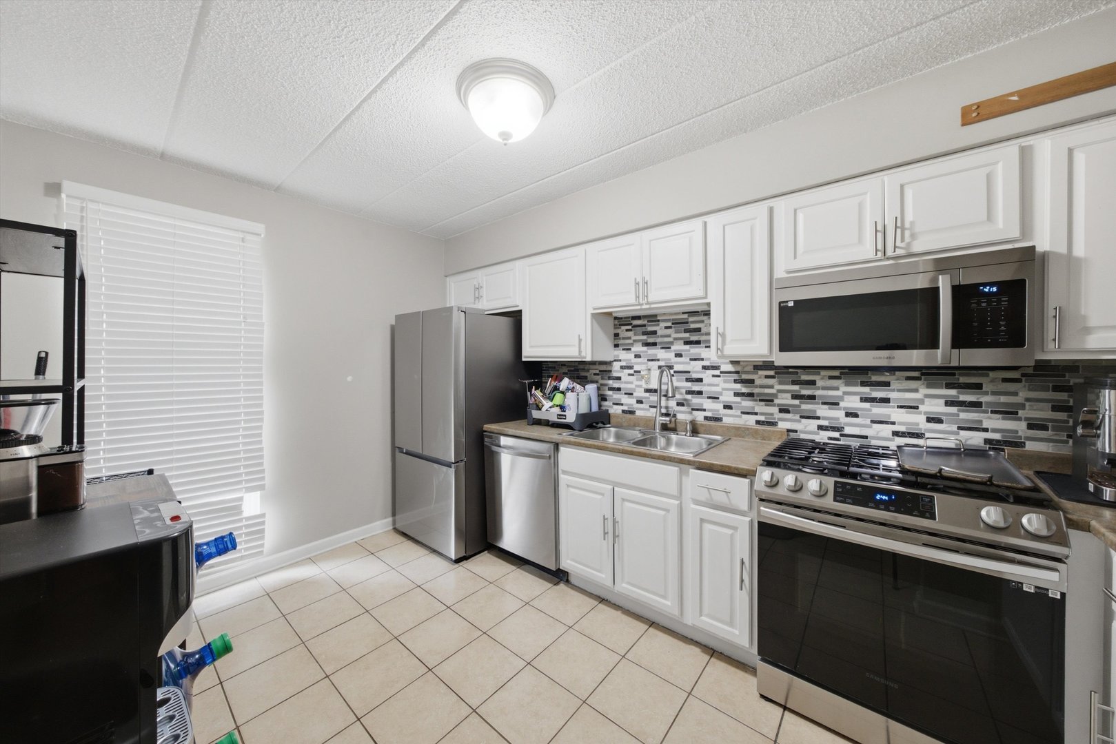 6490 N Northwest Highway 1c Property Photo 14
