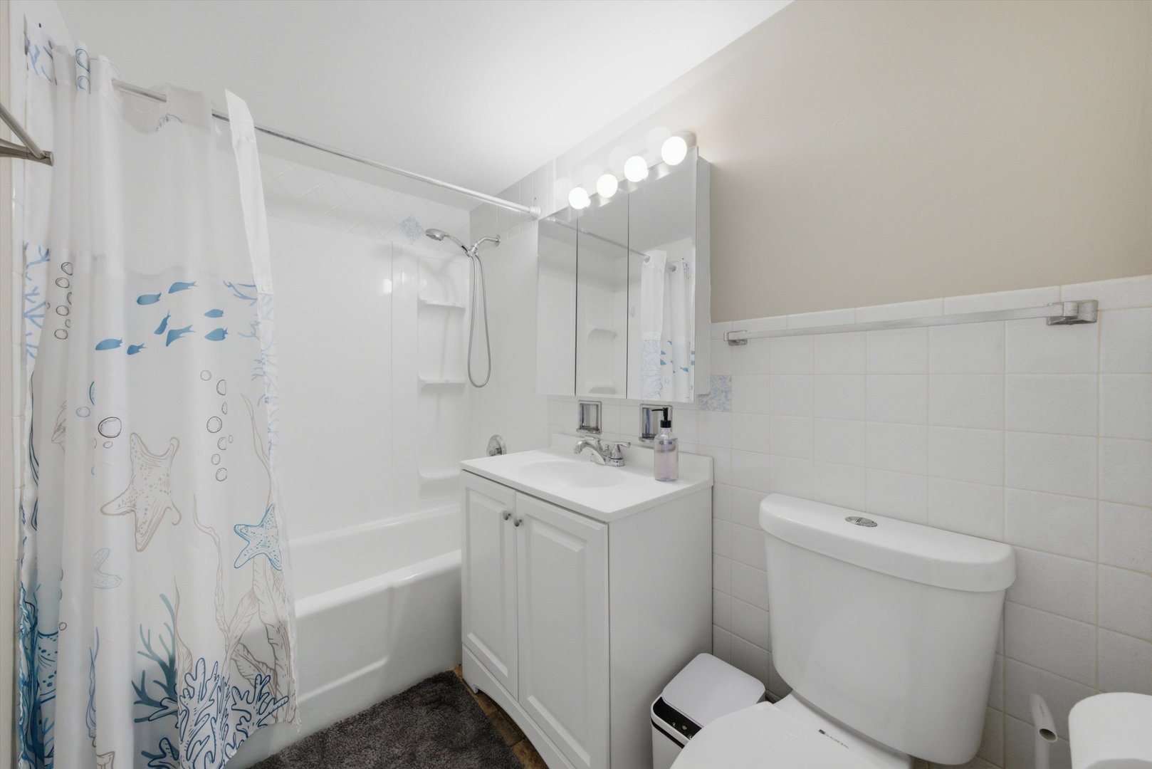 6490 N Northwest Highway 1c Property Photo 18