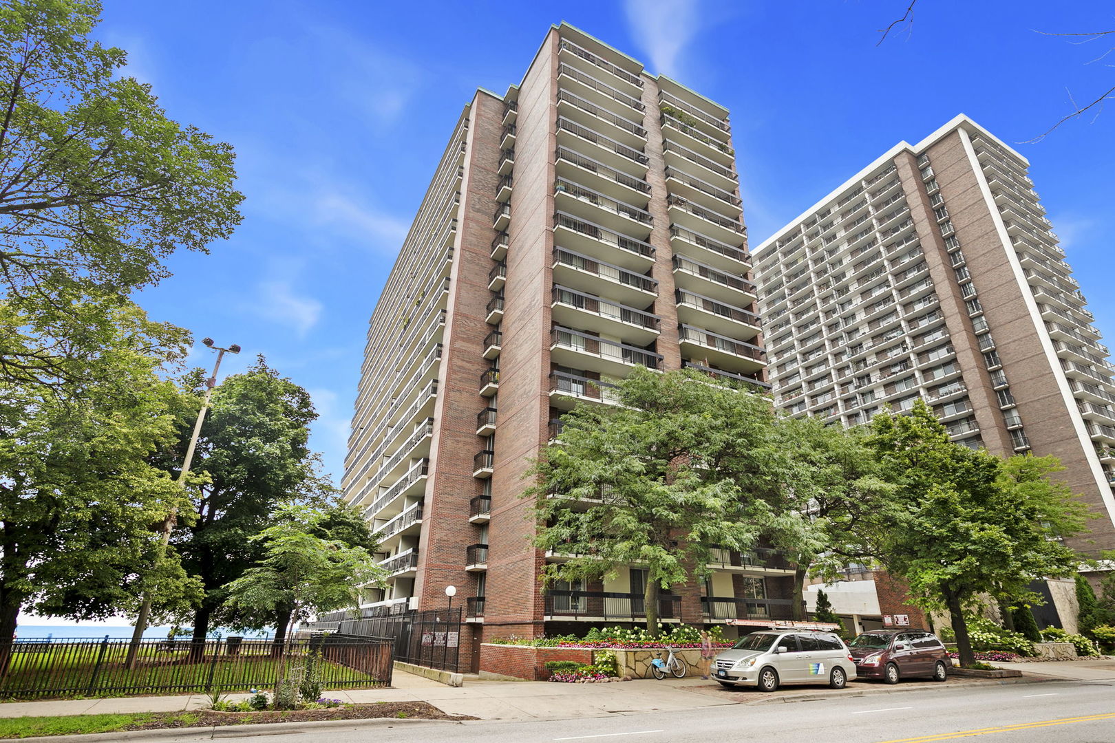 5901 N Sheridan Road 13F