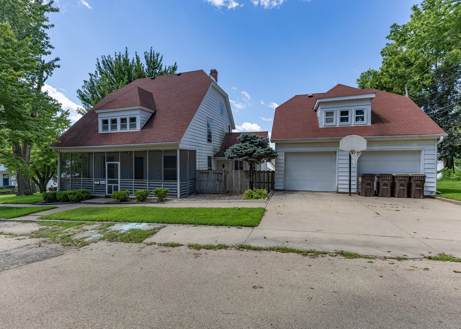 916 7th Street Property Photo 1
