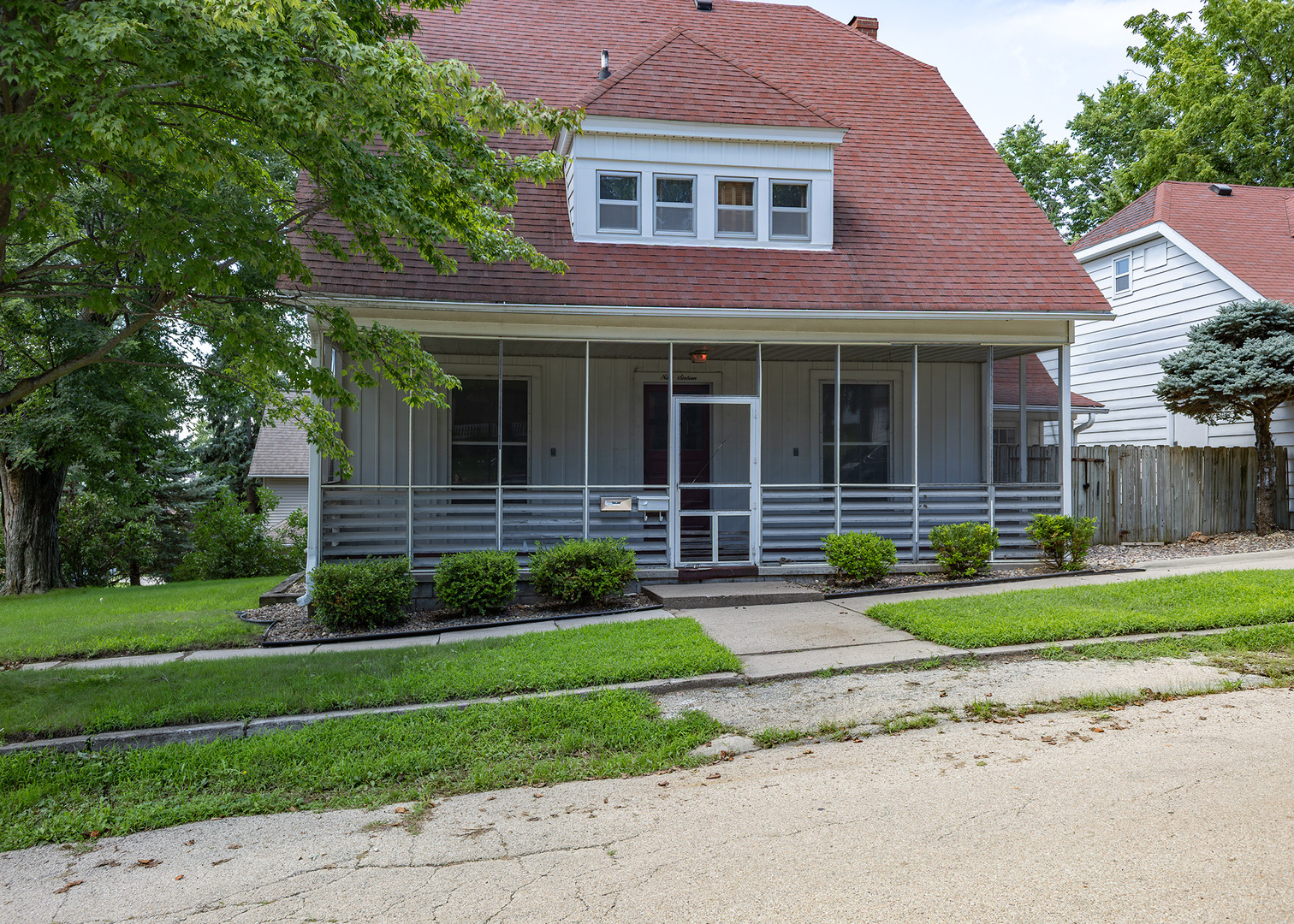 916 7th Street Property Photo 3