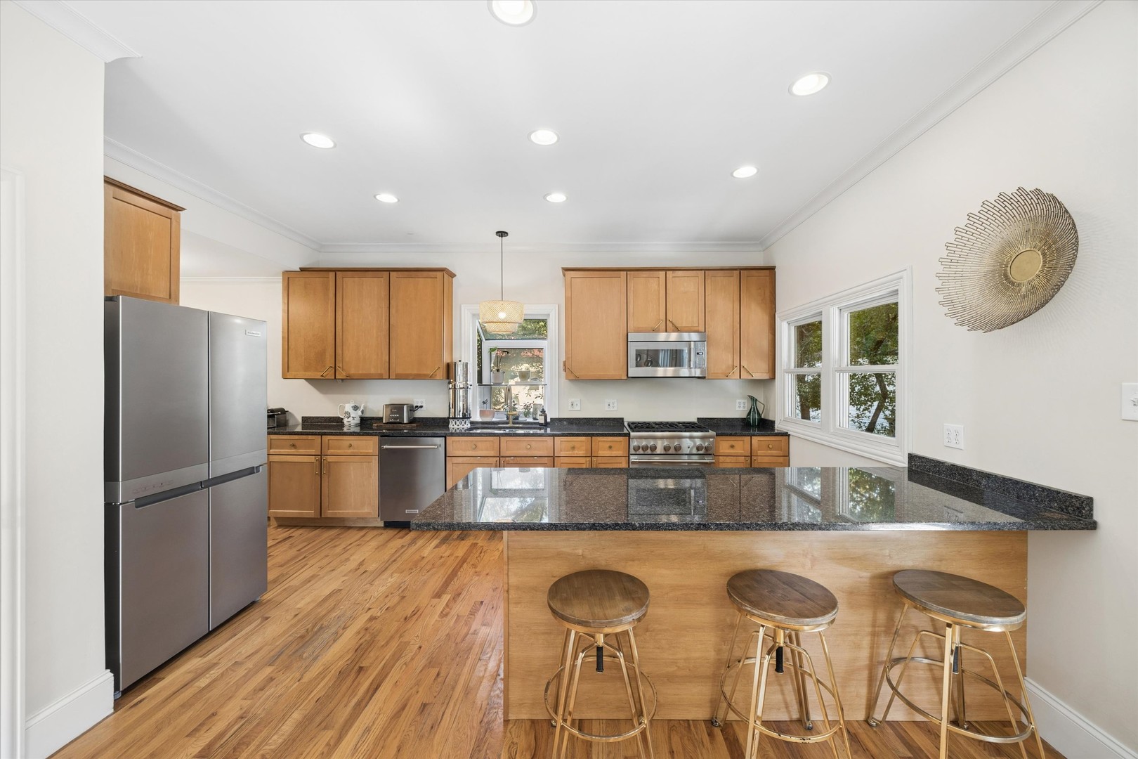 175 W Burlington Street Property Photo 10