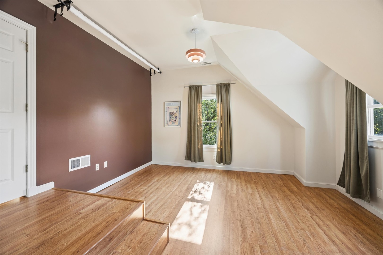 175 W Burlington Street Property Photo 25