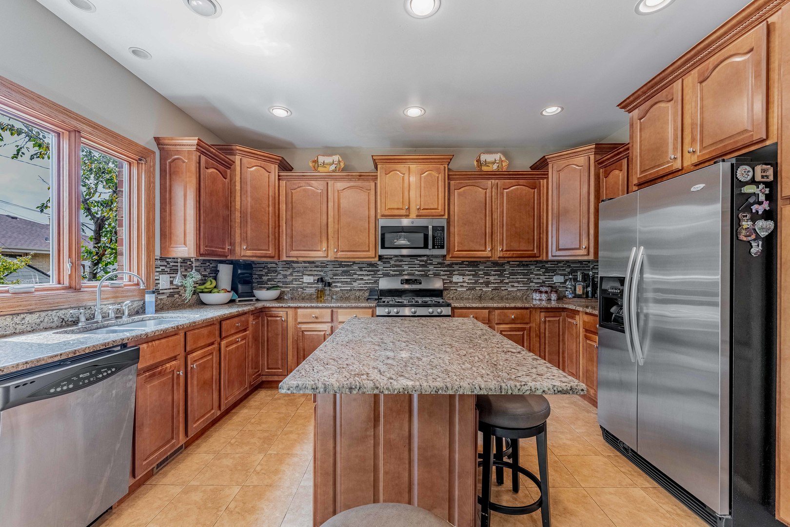 5207 Warren Avenue Property Photo 12