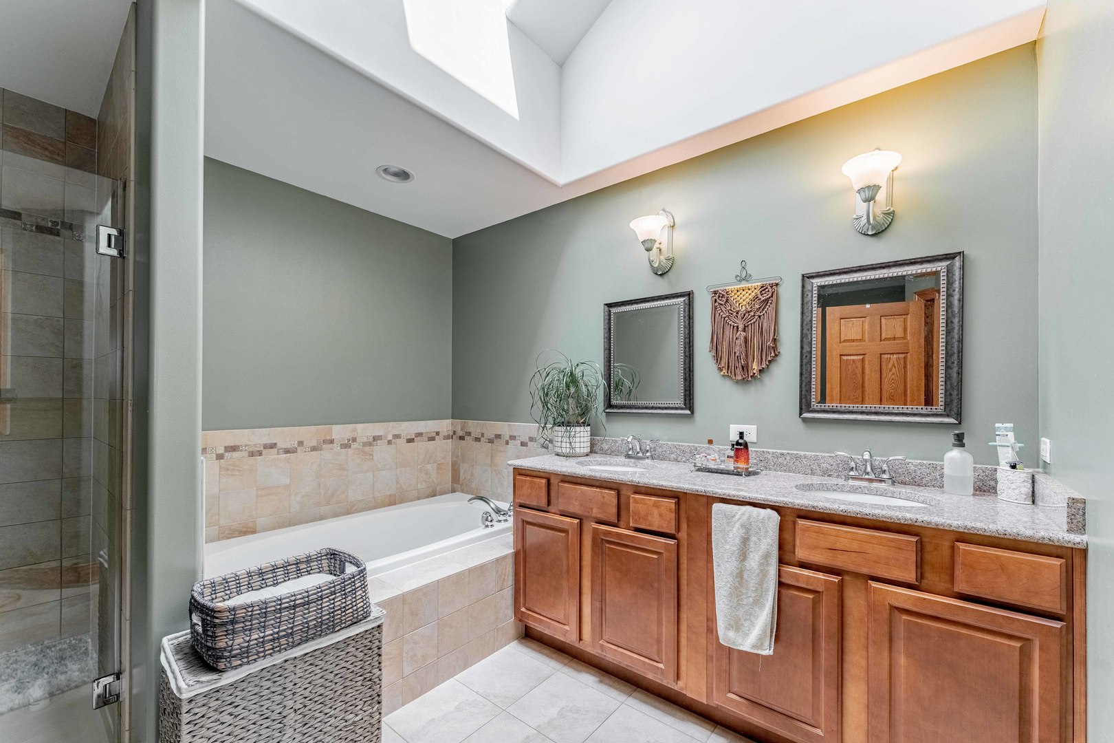 5207 Warren Avenue Property Photo 19