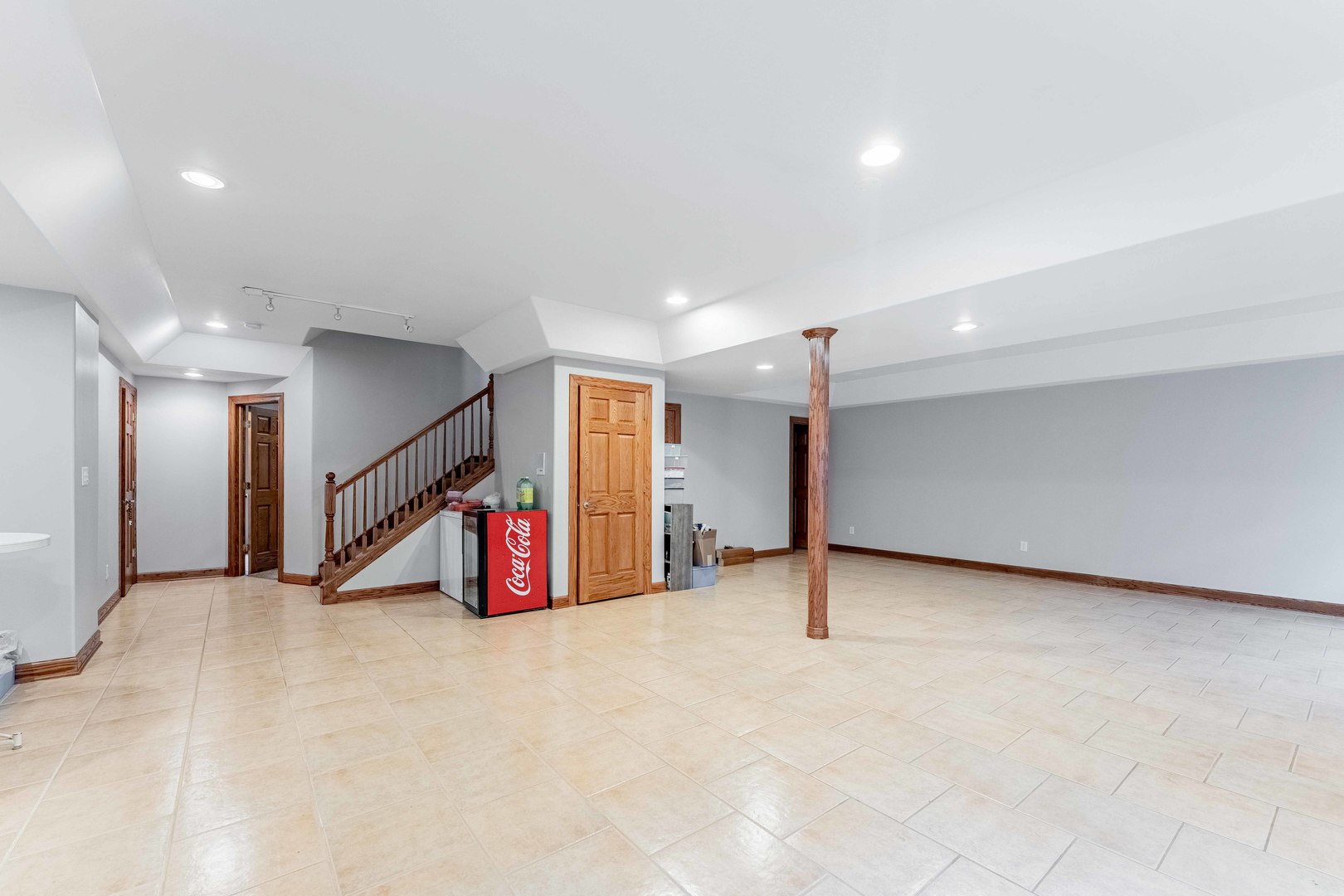 5207 Warren Avenue Property Photo 31