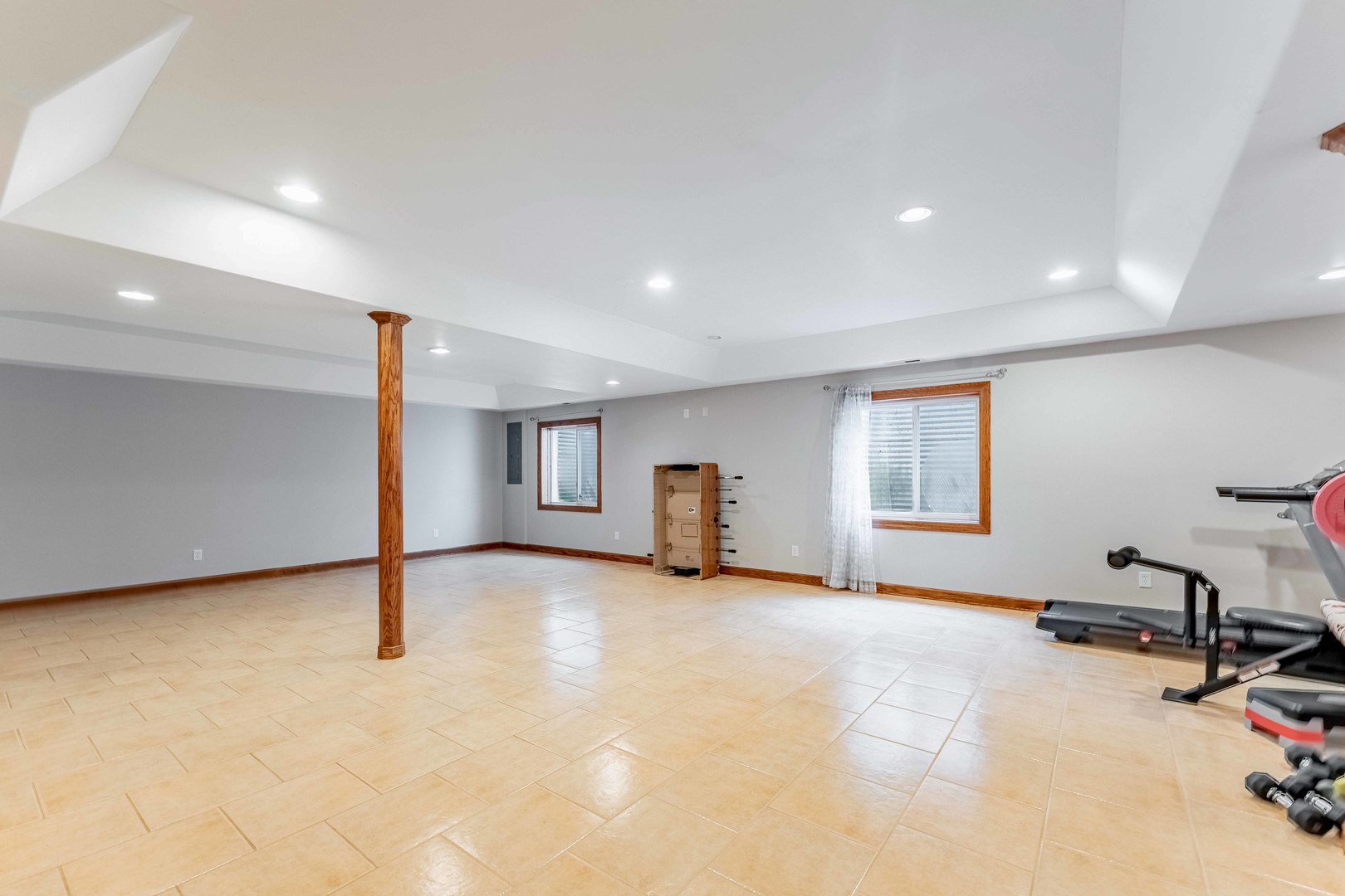 5207 Warren Avenue Property Photo 32