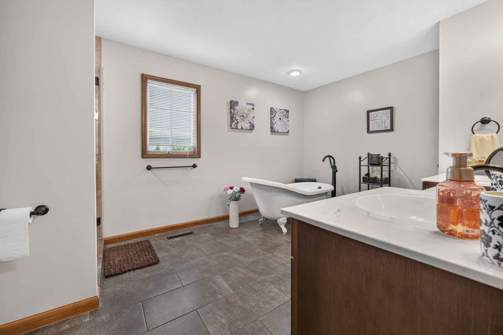 505 Wellesley Drive Property Photo 28
