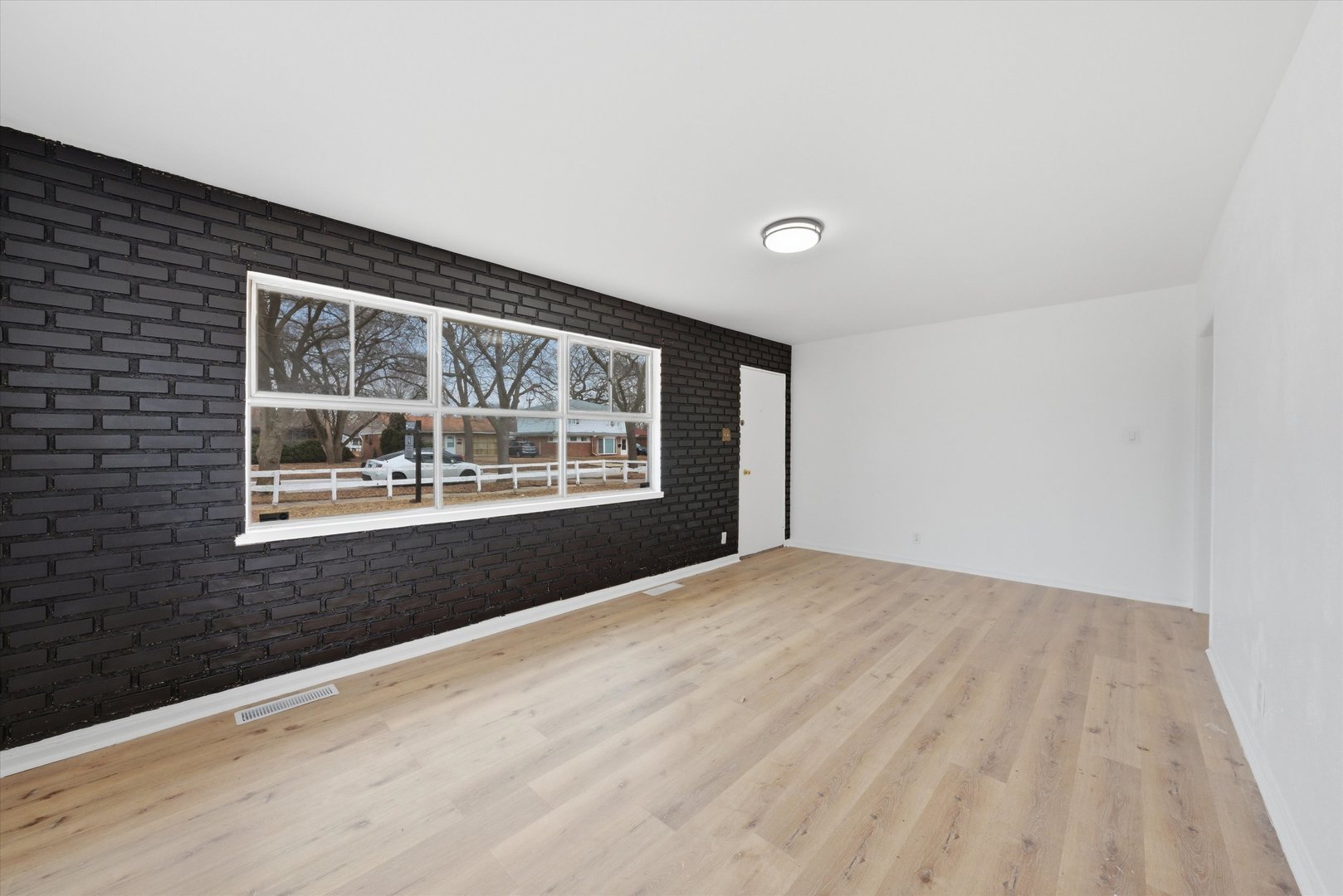 1354 Gordon Avenue Property Photo 3