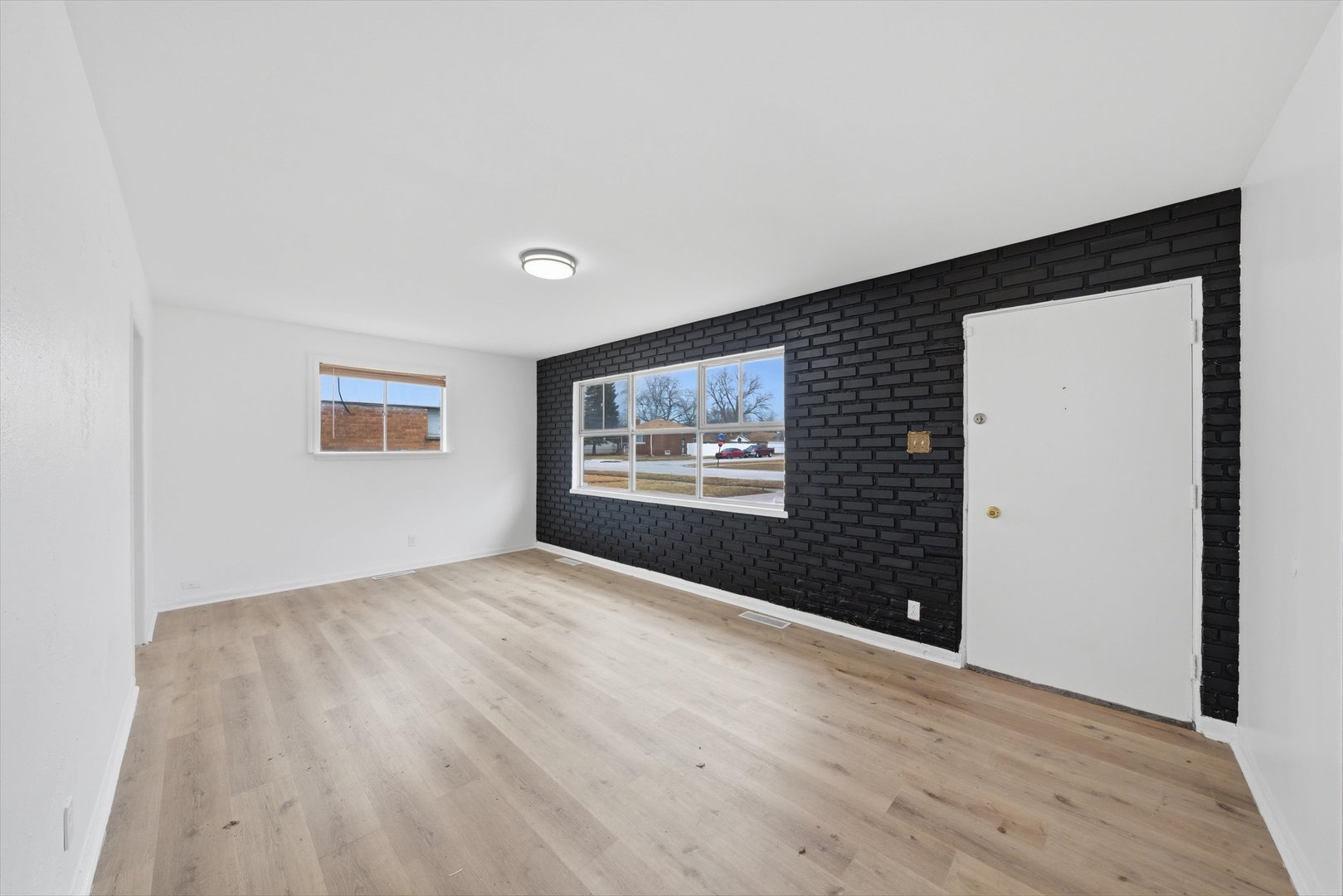 1354 Gordon Avenue Property Photo 4