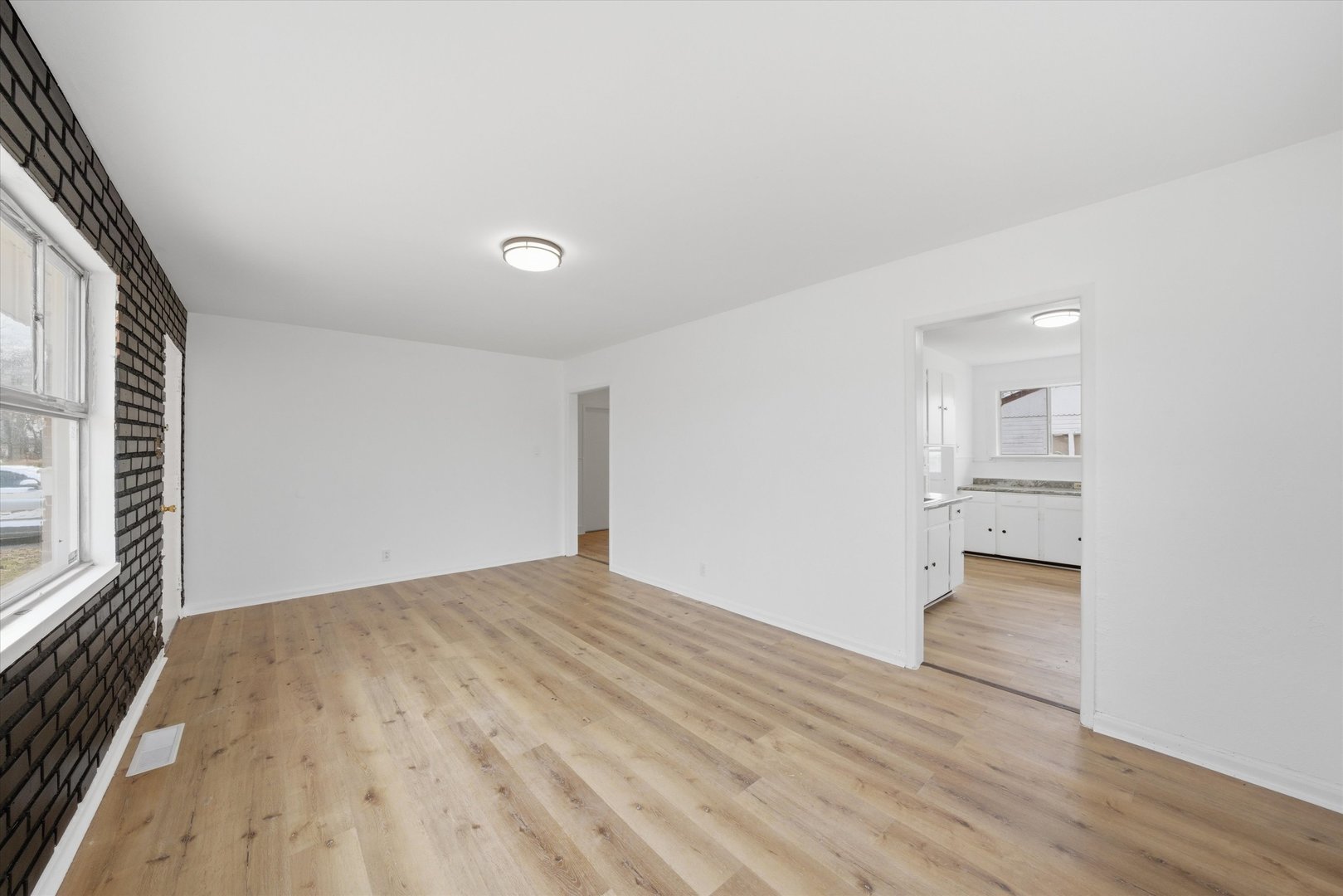 1354 Gordon Avenue Property Photo 5