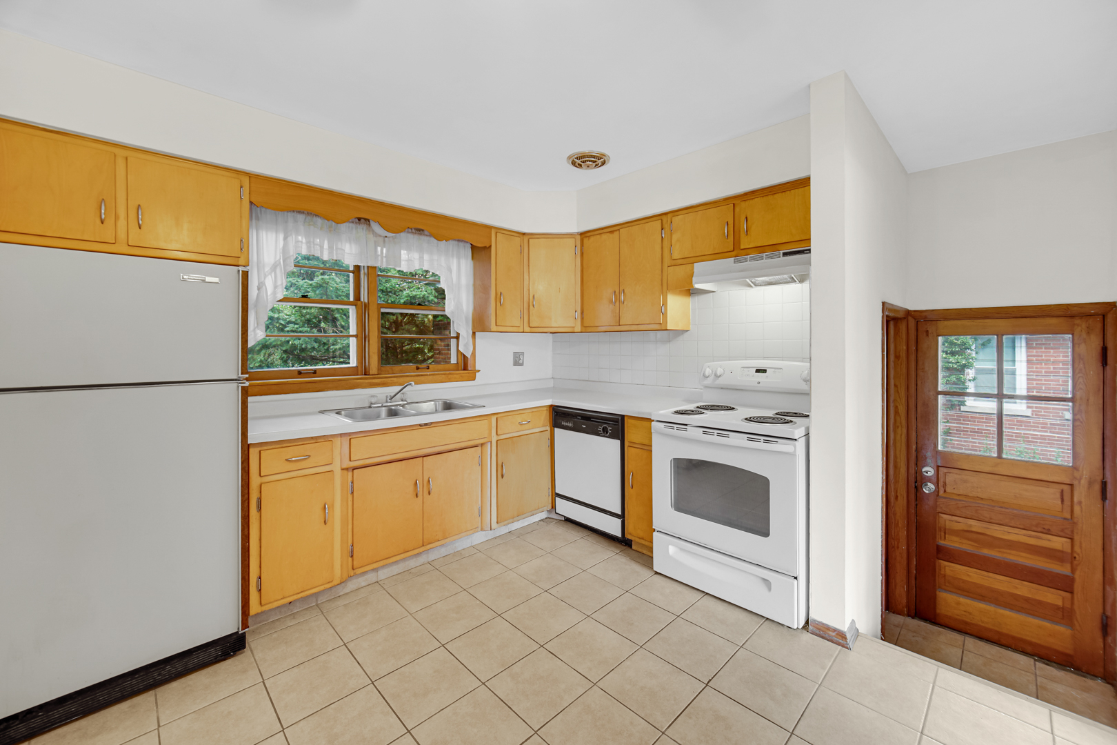 308 Maple Street Property Photo 5