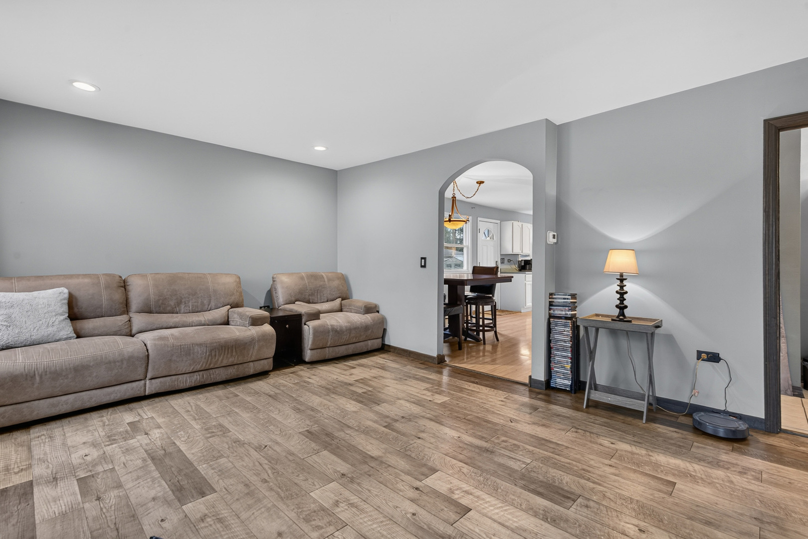 7107 N Oak Street Property Photo 6