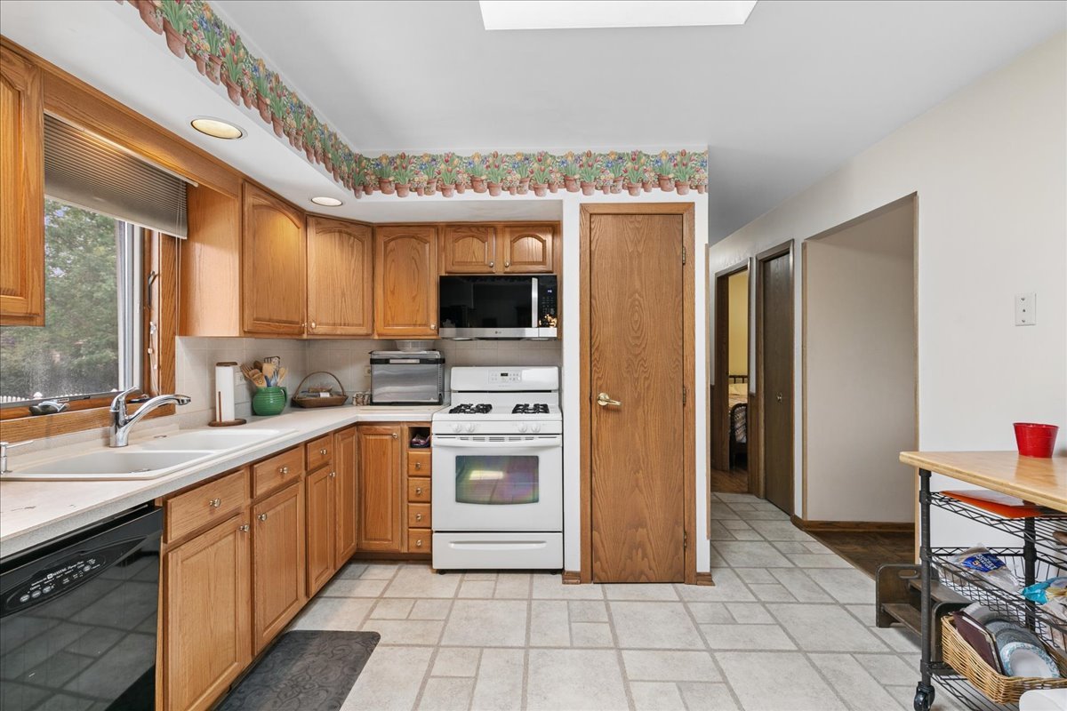 14045 Terry Drive Property Photo 9