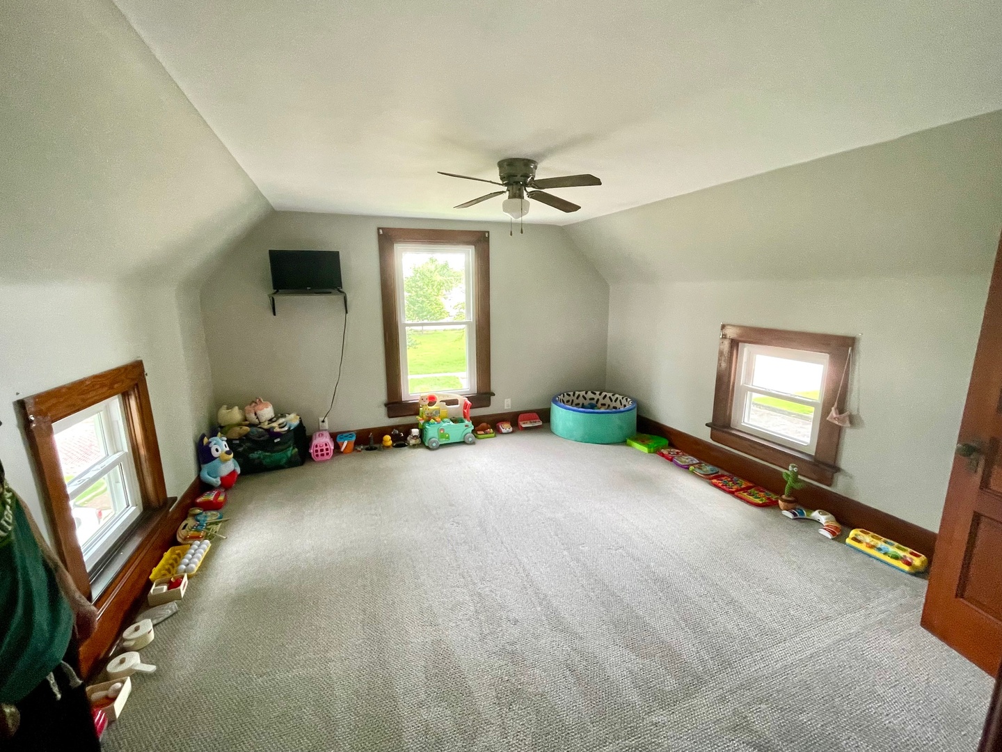616 N Pleasant Street Property Photo 11