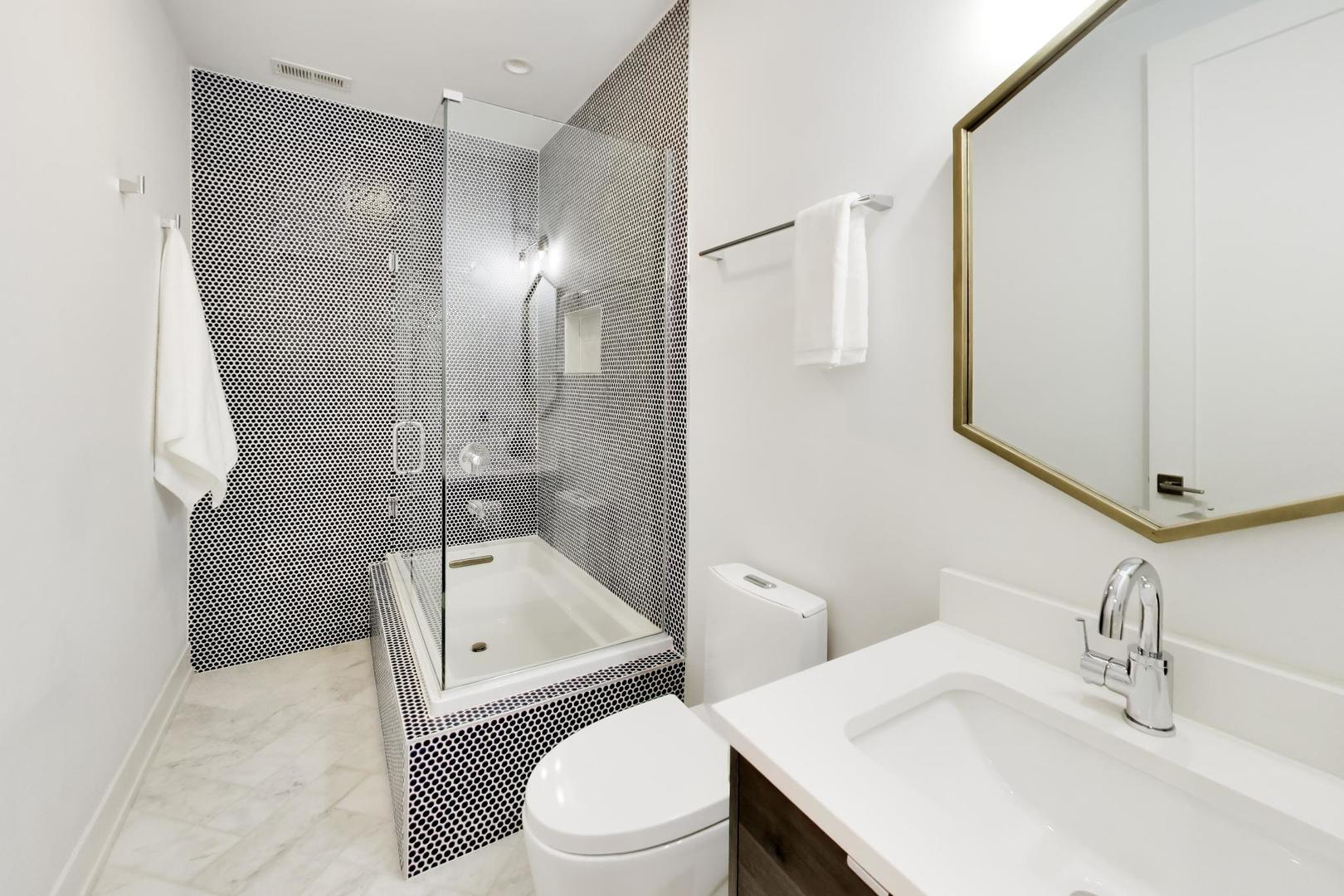 2736 N Ashland Avenue 2s Property Photo 22