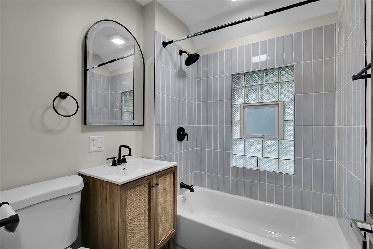 5465 W Cortez Street Property Photo 24
