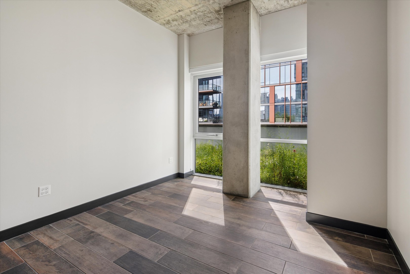 171 N Aberdeen Street 813 Property Photo 6