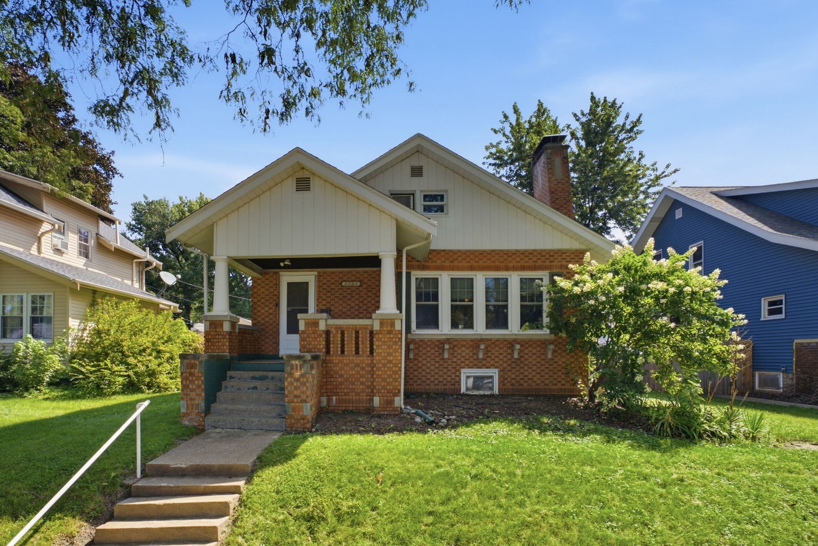 2325 Western Avenue Property Photo 1
