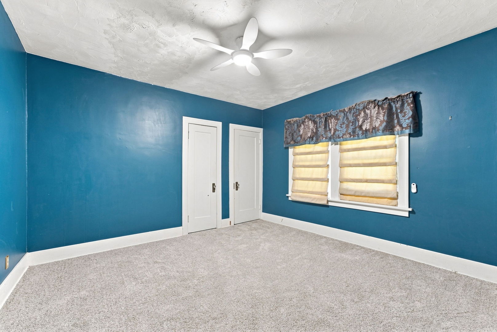 2325 Western Avenue Property Photo 15
