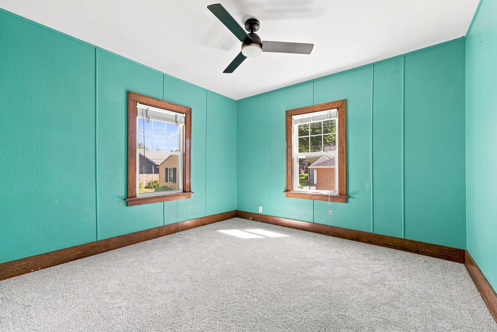 2325 Western Avenue Property Photo 16