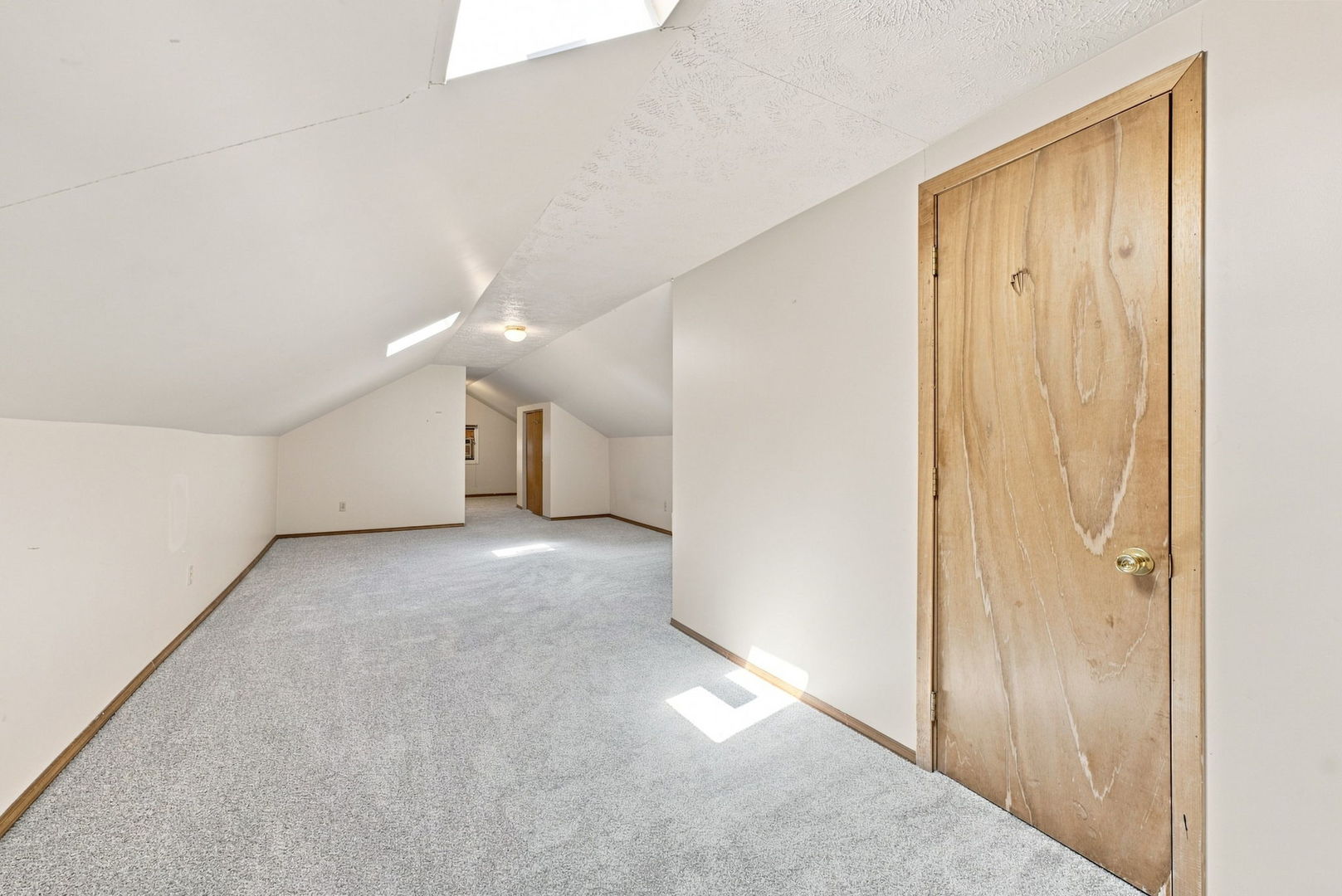 2325 Western Avenue Property Photo 18